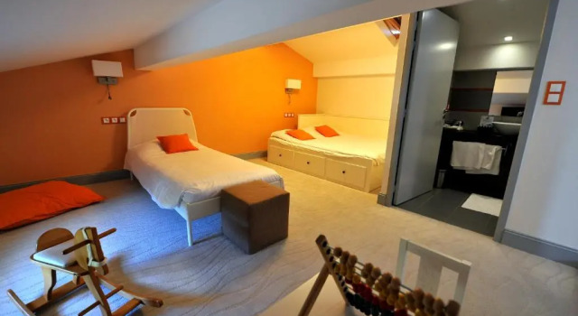 Семейный номер Standard Logis- Hôtel Spa Restaurant lEpicurial