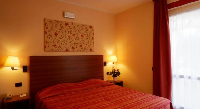 Трёхместный номер с видом на бассейн Hotel Palace Corte dei Tusci
