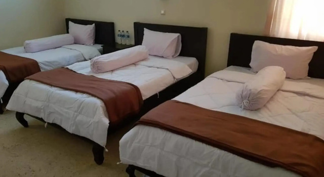 Guest House Pelangi Sriwijaya, Забронировать Гостевой дом Отели Куты с парковкой, рядом с Торговый центр Lippo Kuta, Парковка