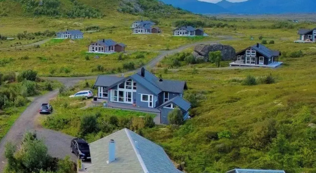 Коттедж Deluxe с 3 комнатами с балконом Lofoten Links Lodges