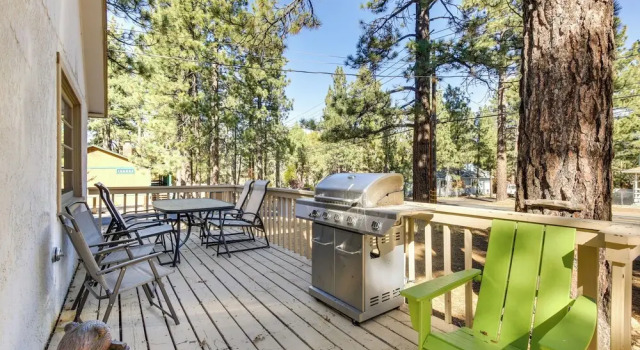 Sugarloaf Vacation Rental ~ 7 Mi to Big Bear Lake!, Reserva ahora Casa o chalet Sugarloaf California