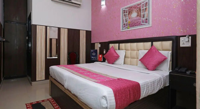 OYO 11608 Riddhee Siddhee