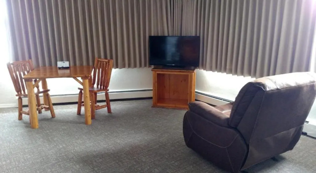 Полулюкс с видом на озеро Americas Best Value Inn Polson