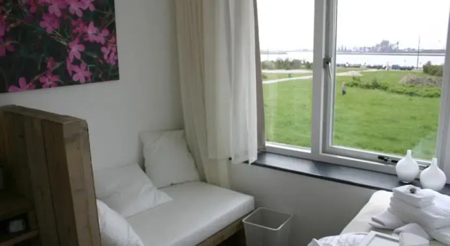 Gestrand Hotel Bed & Breakfast, Забронировать Отель Хук-ван-Холланд Южная Голландия