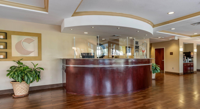 Comfort Suites Biloxi - Ocean Springs, Varaa Hotelli Ocean Springs 
