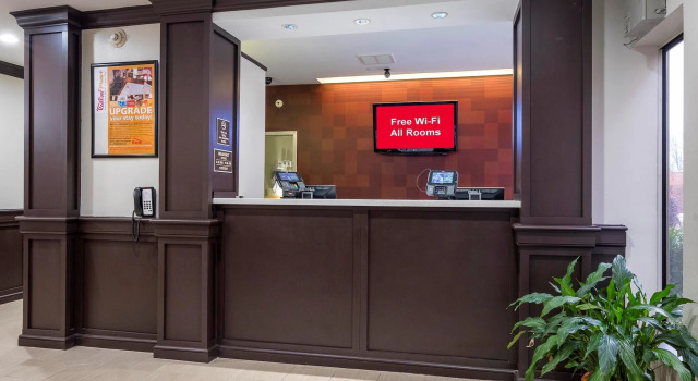Red Roof Inn PLUS+ & Suites Knoxville West-Cedar Bluff