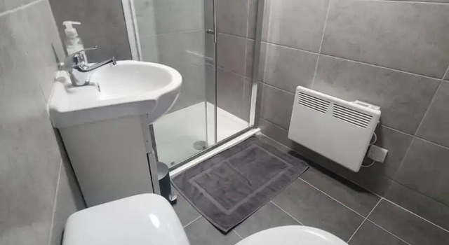 Коттедж Comfortable 3-bed, 2-bath Basingstoke Stay