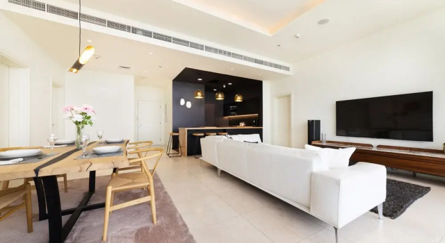 Maison Privee - Premium Apt on the Palm w/ Serene Sea Views, Забронировать Апартаменты/квартира Отели Пальмы Джумейра с бассейном, Бассейн