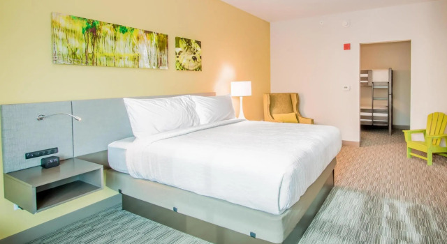 Кровать в общем номере Hilton Garden Inn Ft. Walton Beach
