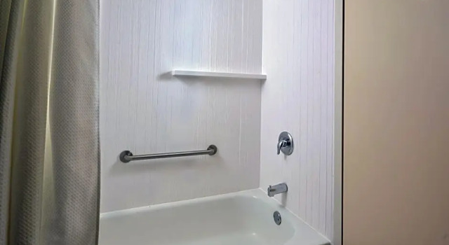 Четырёхместный номер Standard Courtyard by Marriott Beckley
