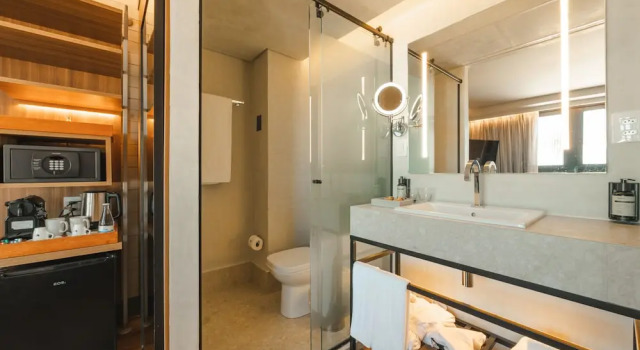 Четырёхместный семейный номер Standard BARA Hotel