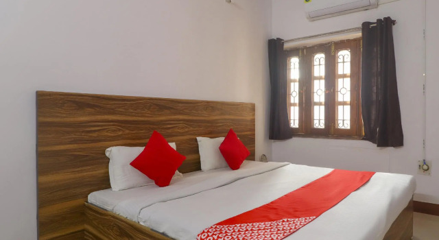 OYO Flagship 75932 Oxy Paradise Harmu, Book Feriehus Sommerhuse i Jharkhand, Hytte