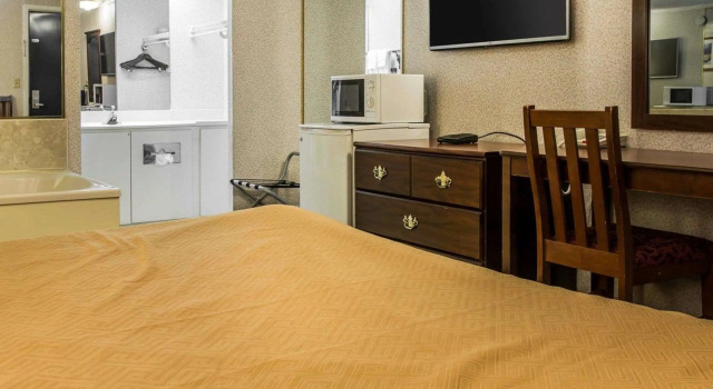 Двухместный номер Standard Rodeway Inn Madison Heights - Detroit
