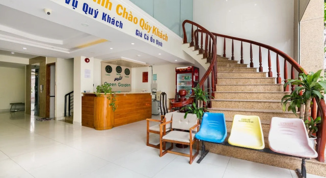 OYO 482 Green Garden Hotel, Забронировать Отель Отели Вунгтау с парковкой, рядом с Статуя Иисуса Христа, Парковка