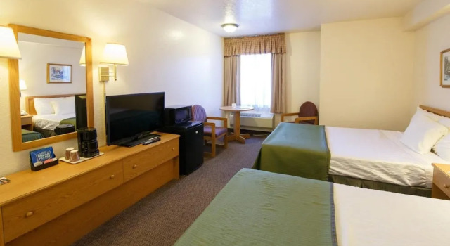 Четырёхместный номер Standard Murphys Inn Motel