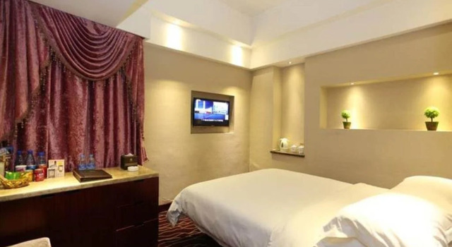Nanhu Hotel, Book Hotel Hotels in Fu Rong with Parking, Parking