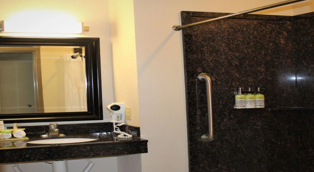 Двухместный номер Standard Holiday Inn Express Hotel & Suites Rockingham by IHG