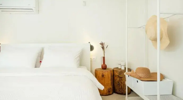 Serene seafront villas, Book Hotel  