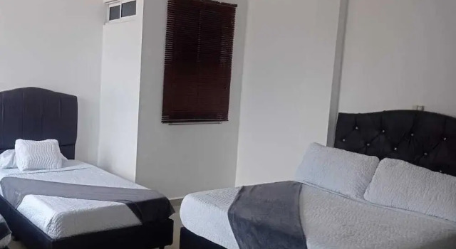 Трёхместный номер Economy с балконом Hotel JARDIN PLAZA BY SGH