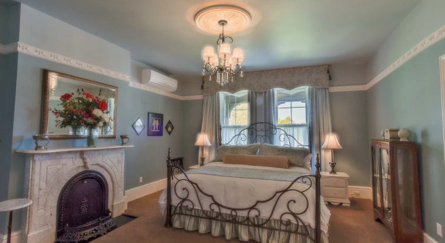 Двухместный люкс с балконом The Woodview Inn