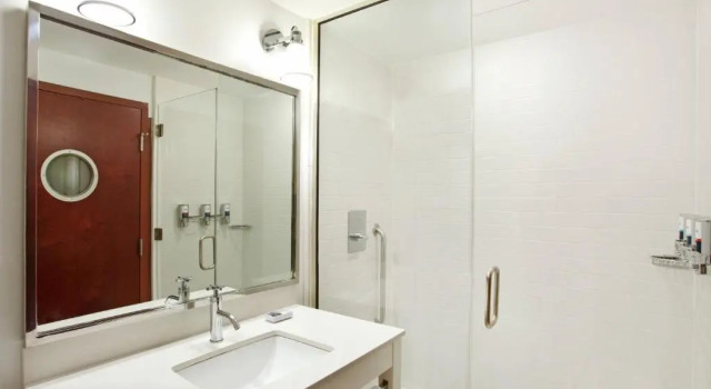 Четырёхместный номер Standard Four Points Philadelphia City Center