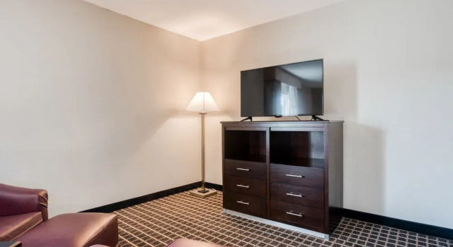 Люкс Executive c 1 комнатой Alexis Hotel & Banquets Dallas Park Central Galleria