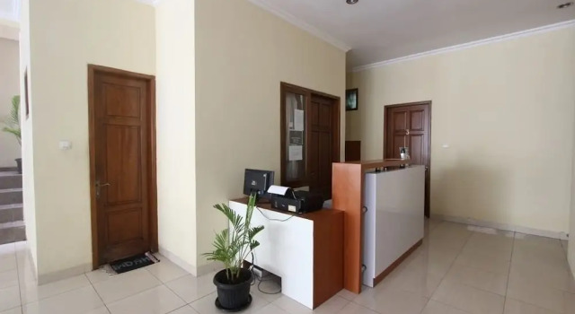 RedDoorz @ Jakal Bawah, Rezervovat Hotel 3hvězdičkové hotely v Yogyakarta Province, 3*