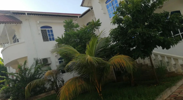 Salhiya Lodge - Hostel, Buchen Sie Hostel Hostels in Pvani region, Hostel