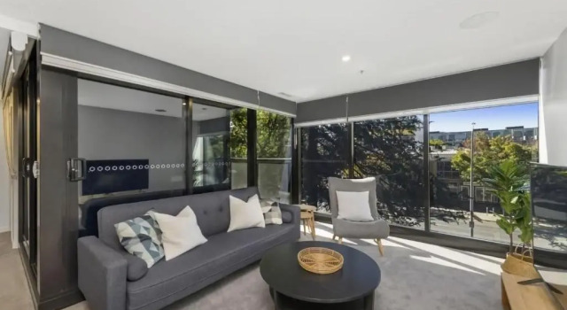 Апартаменты Accommodate Canberra Midnight Apartments