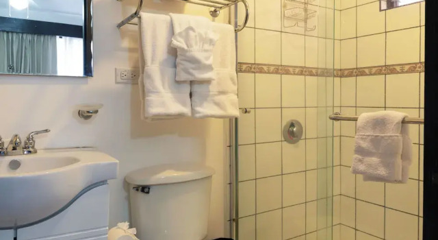 Номер Classic Brisas del Aeropuerto Airport Breezes inn