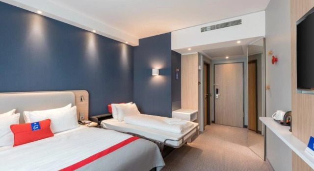 Holiday Inn Express Oberhausen by IHG, Забронировать Отель Отели Оберхаузен с парковкой, рядом с Парк аттракционов LEGOLAND Discovery Centre Oberhausen, Парковка