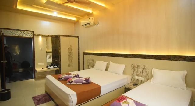 R Empire Dvanagere, Prenota Hotel Davanagere Karnataka