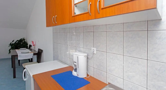 Апартаменты Мансарда c 1 комнатой с балконом и с видом на море Apartments Julija