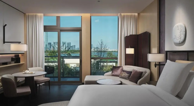 Двухместный номер Deluxe с видом на озеро Four Seasons Hotel Suzhou