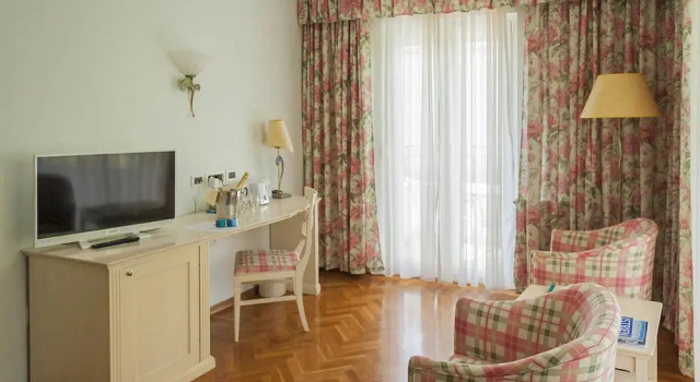 Двухместный номер Superior с балконом и с частичным видом на море Hotel Miramar