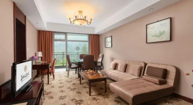 Люкс Hongya Qiliping Huasheng Hot Spring Hotel (Zero km)