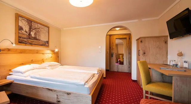 Трёхместный номер Standard Hotel Senningerbräu