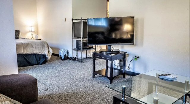 JC Suites, Забронировать Отель Айдахо-Спрингс Roosevelt National Forest, рядом с Золотой прииск и музей Арго