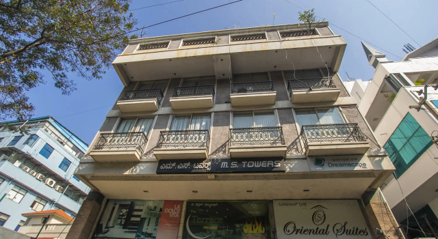 OYO 27859 Agi Dynasty Suites, Varaa Hotelli Hotellit Bangalore aamiaisella, Aamiainen