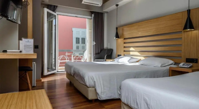 Трёхместный номер Standard с видом на город Agamemnon Hotel
