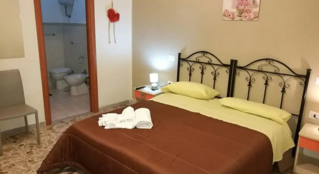 La Pietra Preziosa, Varaa Hotelli Crotone Calabria