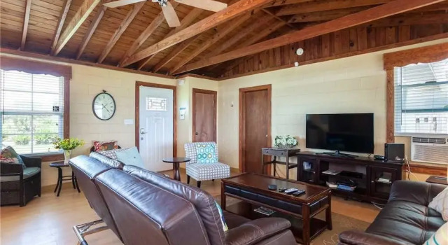 Seashell - Three Bedroom Home
