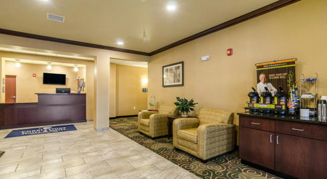 Cobblestone Hotel & Suites - McCook, Boek Hotel McCook Nebraska
