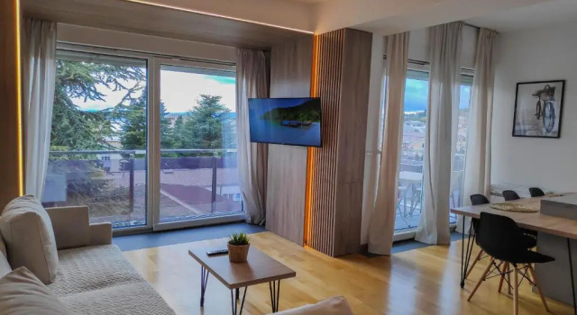 Апартаменты с балконом Apartments FANTASY with Free Parking