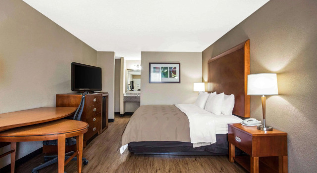 Двухместный номер Standard Quality Inn & Suites University Area