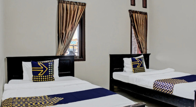 Двухместный номер Economy OYO Life 92509 Maulana Guest House Simpur