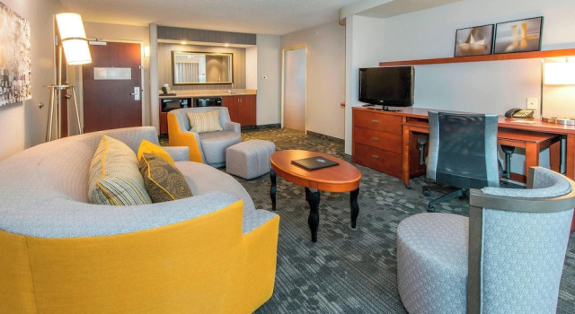 Двухместный люкс Courtyard by Marriott Montgomery Prattville