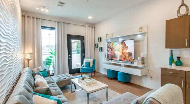 Illume New Green Community Heated Pool Deck 1 Bedroom Condo