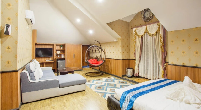 Люкс Royal Royal Empire Boutique Hotel