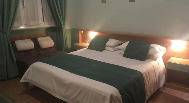 Hotel Glory